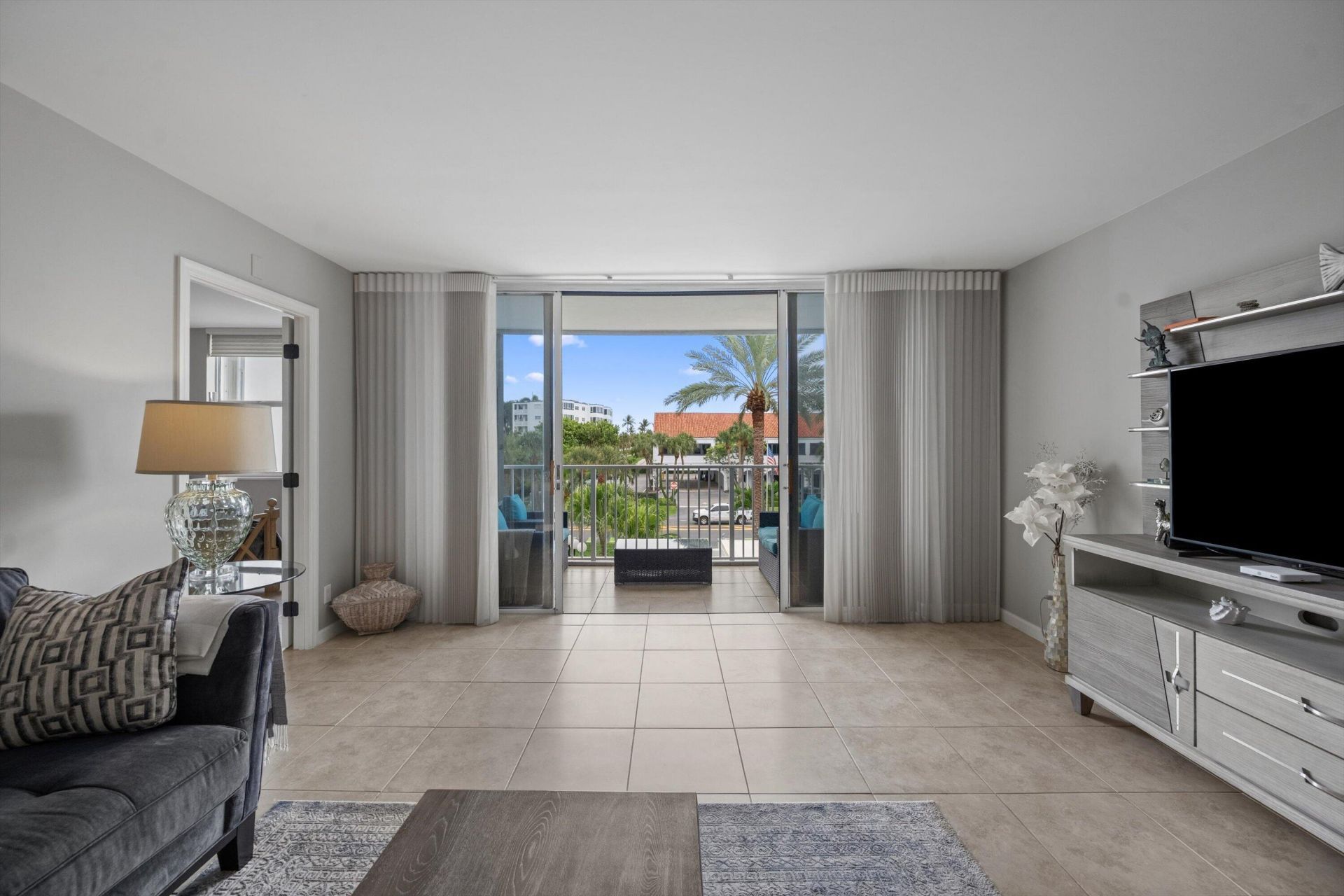 2860 S Ocean Boulevard, Unit 316, Palm Beach, FL 33480 Photo