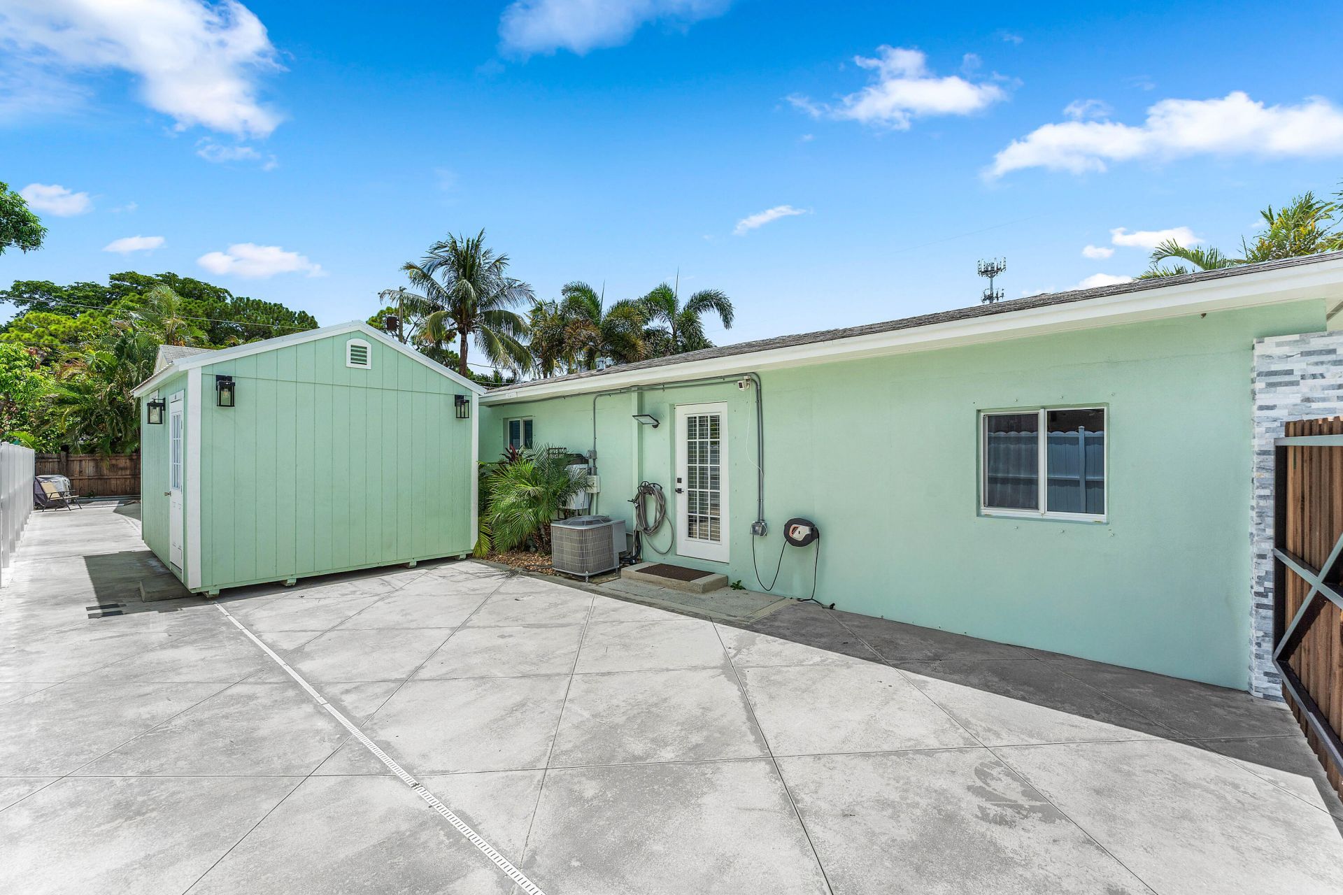 819 6th Street, Lake Park, FL 33403 Photo
