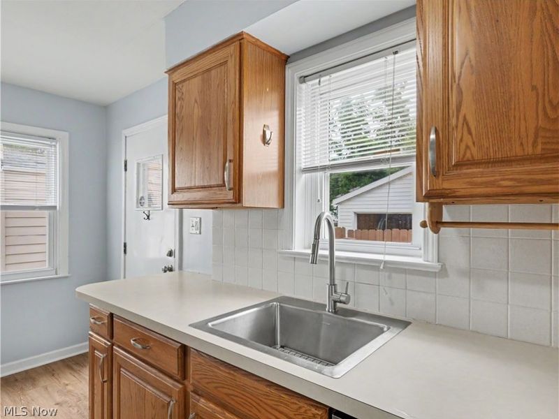 329 Pierce Avenue, Cuyahoga Falls, OH 44221 Photo 10