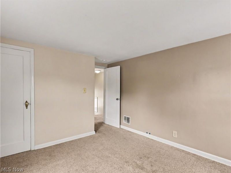 329 Pierce Avenue, Cuyahoga Falls, OH 44221 Photo 17