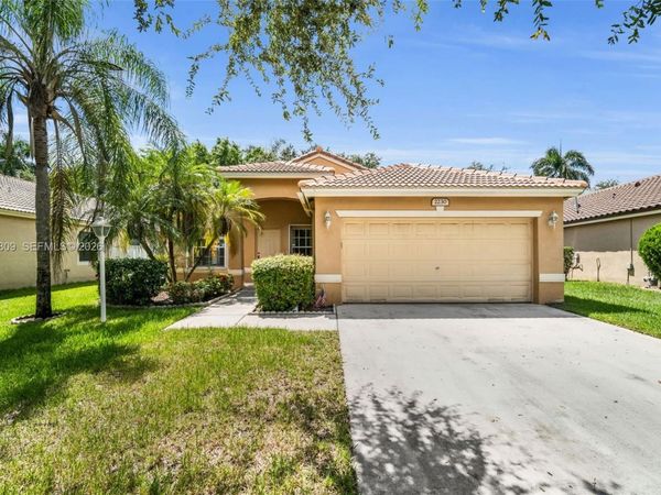 2230 NW 145th Ave , Pembroke Pines, FL 33028