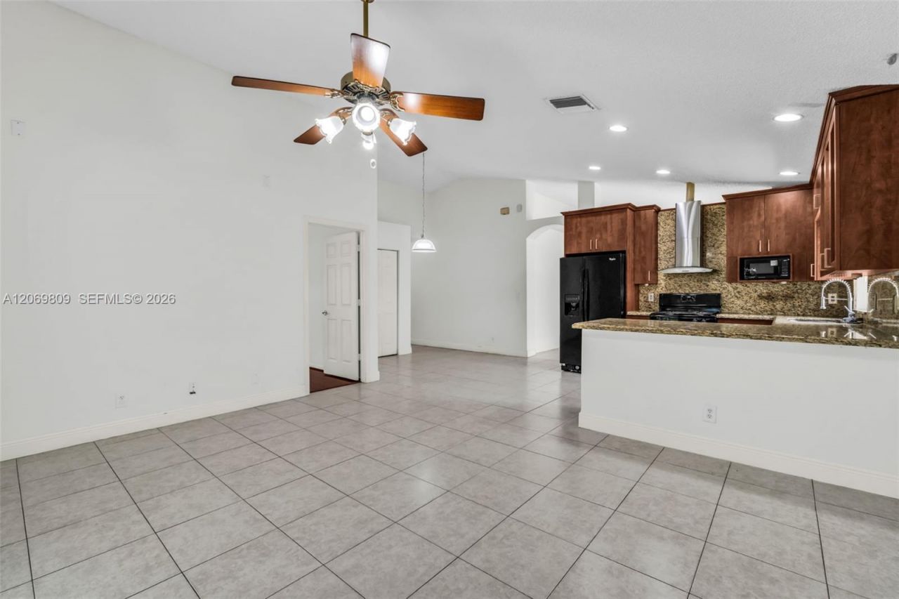 2230 NW 145th Ave , Pembroke Pines, FL 33028 Photo