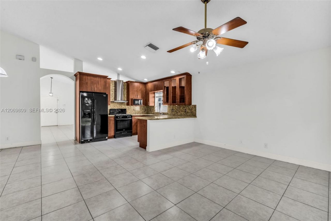 2230 NW 145th Ave , Pembroke Pines, FL 33028 Photo