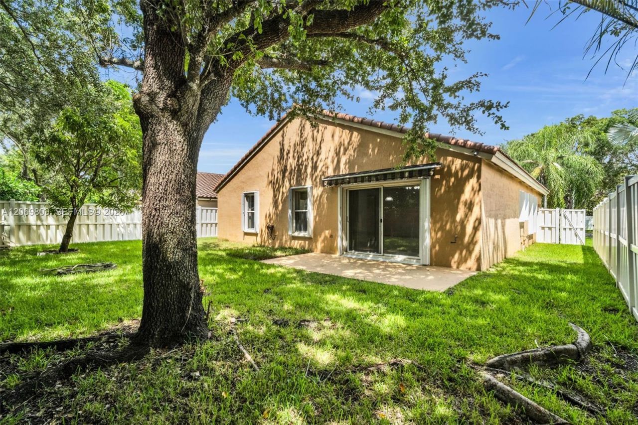 2230 NW 145th Ave , Pembroke Pines, FL 33028 Photo