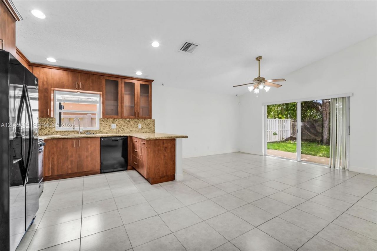 2230 NW 145th Ave , Pembroke Pines, FL 33028 Photo