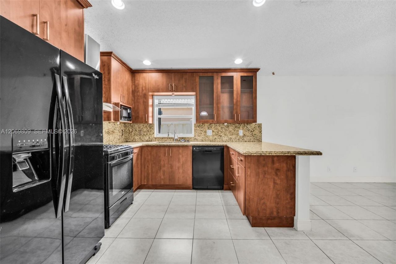 2230 NW 145th Ave , Pembroke Pines, FL 33028 Photo