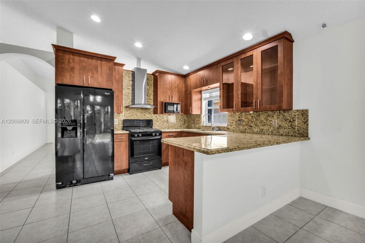 2230 NW 145th Ave , Pembroke Pines, FL 33028 Photo