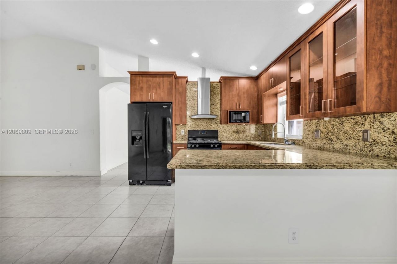 2230 NW 145th Ave , Pembroke Pines, FL 33028 Photo