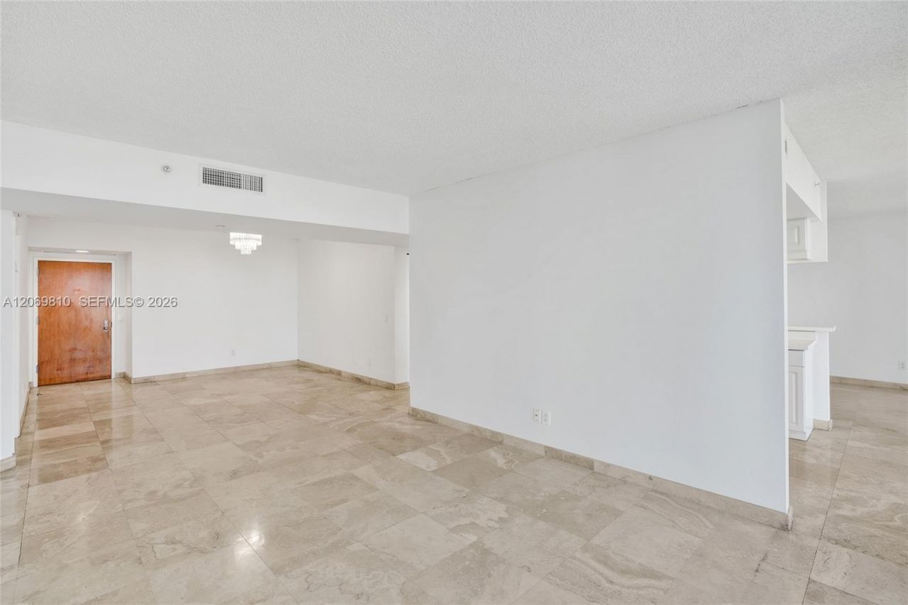 21205 Yacht Club Dr , Unit 2310, Aventura, FL 33180 Photo