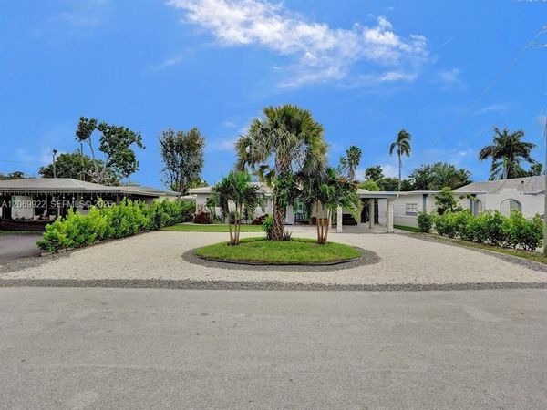 1580 NE 34th St , Oakland Park, FL 33334