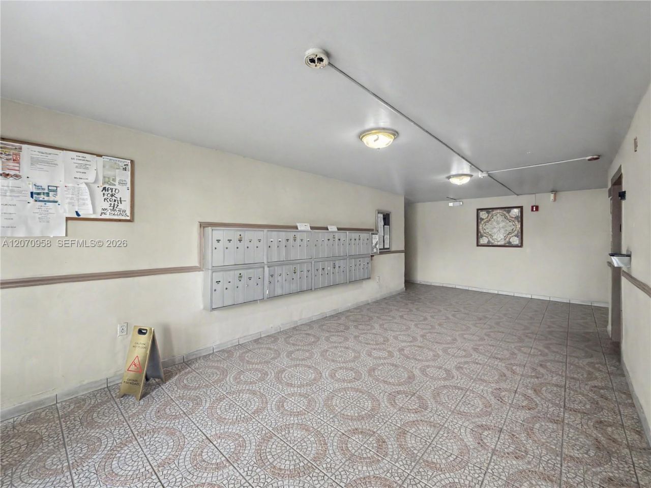 8411 NW 8th St , Unit 102, Miami, FL 33126 Photo
