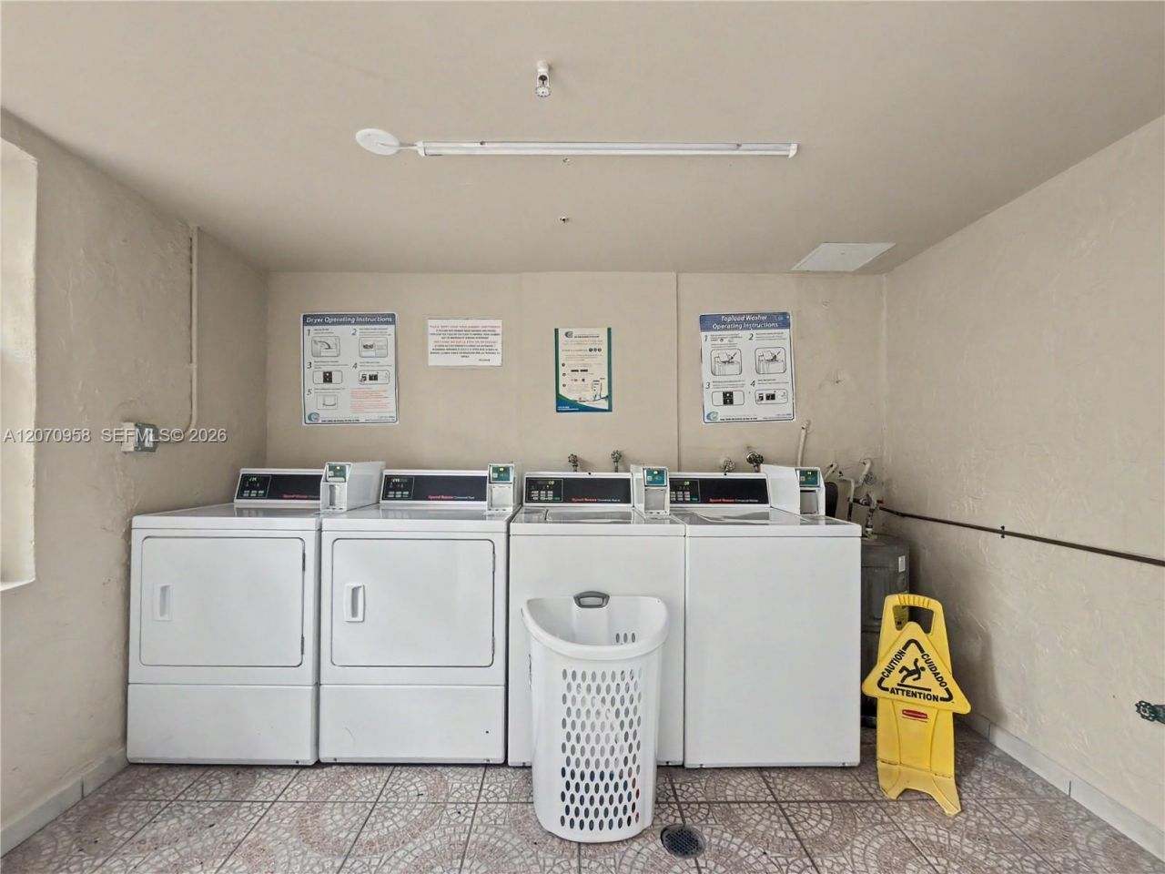 8411 NW 8th St , Unit 102, Miami, FL 33126 Photo