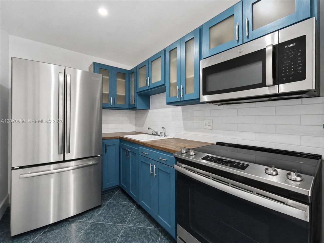8411 NW 8th St , Unit 102, Miami, FL 33126 Photo