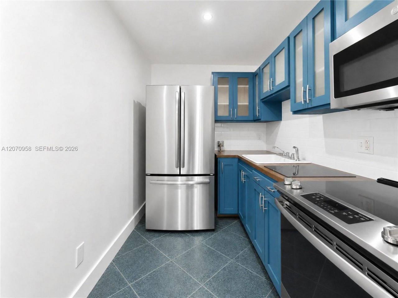 8411 NW 8th St , Unit 102, Miami, FL 33126 Photo