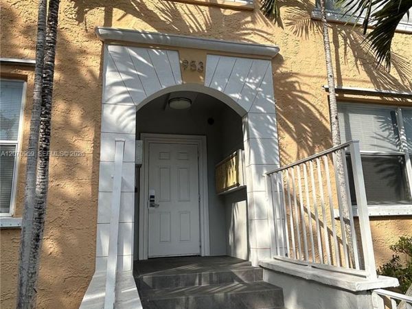 953 SW 10th St , Unit 12, Miami, FL 33130