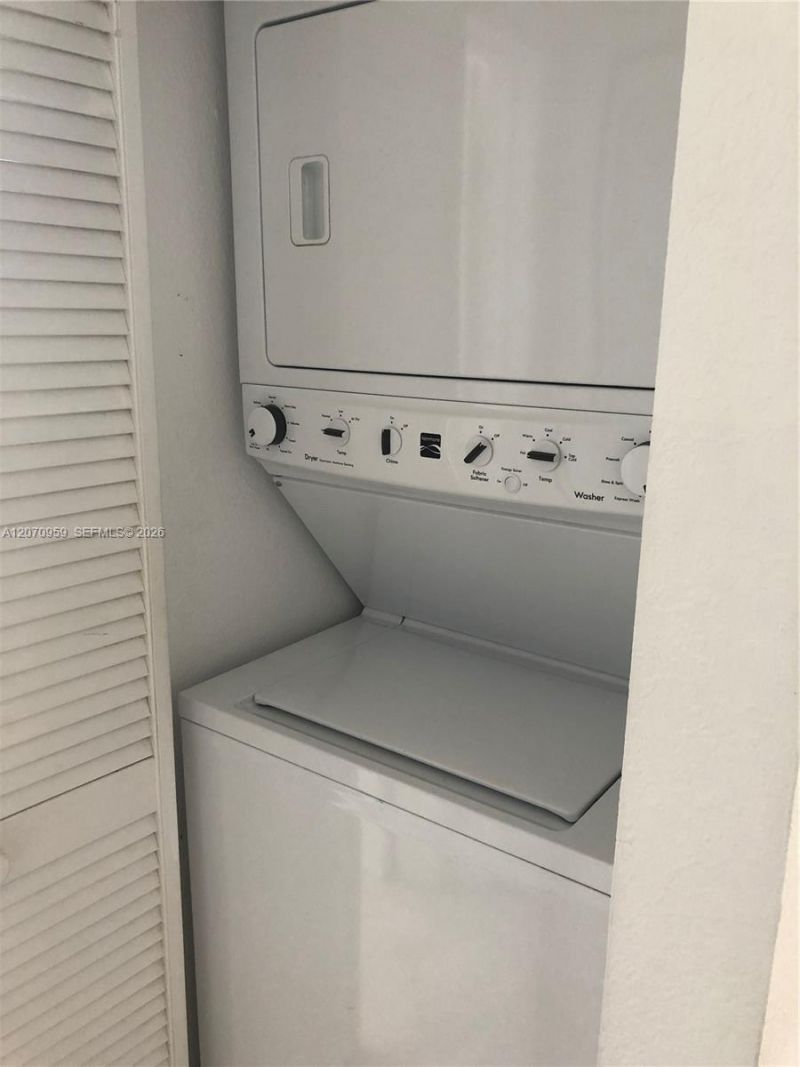 953 SW 10th St , Unit 12, Miami, FL 33130 Photo