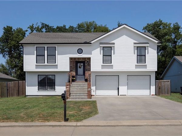 110 E John Street, Coffeyville, KS 67337