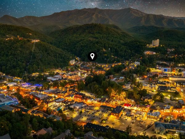 215 Circle Drive, Gatlinburg, TN 37738