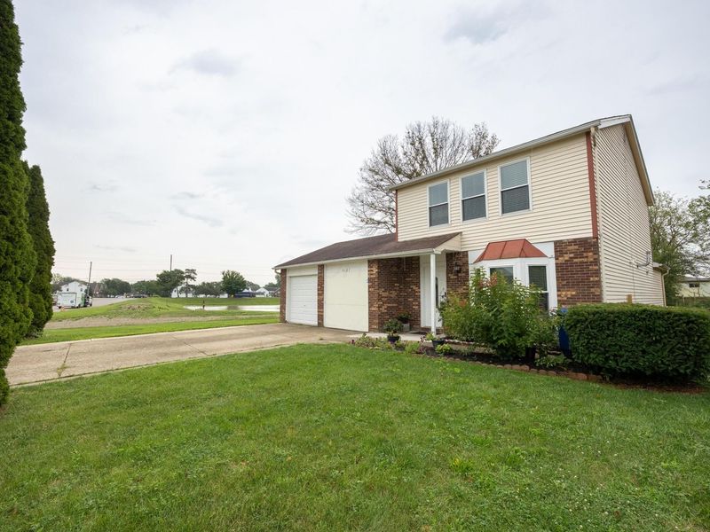 5727 Chanwick Drive, Galloway, OH 43119 Photo 2