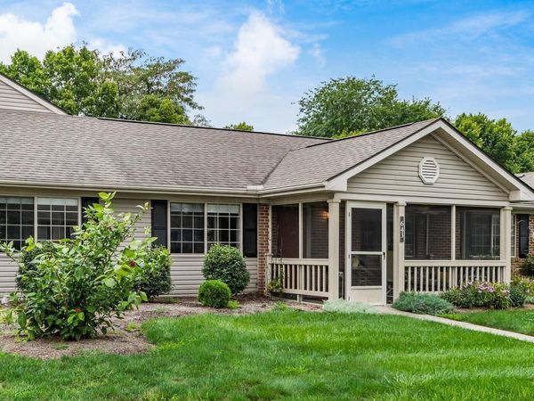 643 Kensington Drive, Heath, OH 43056