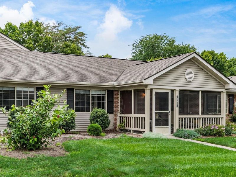 643 Kensington Drive, Heath, OH 43056 Photo 1