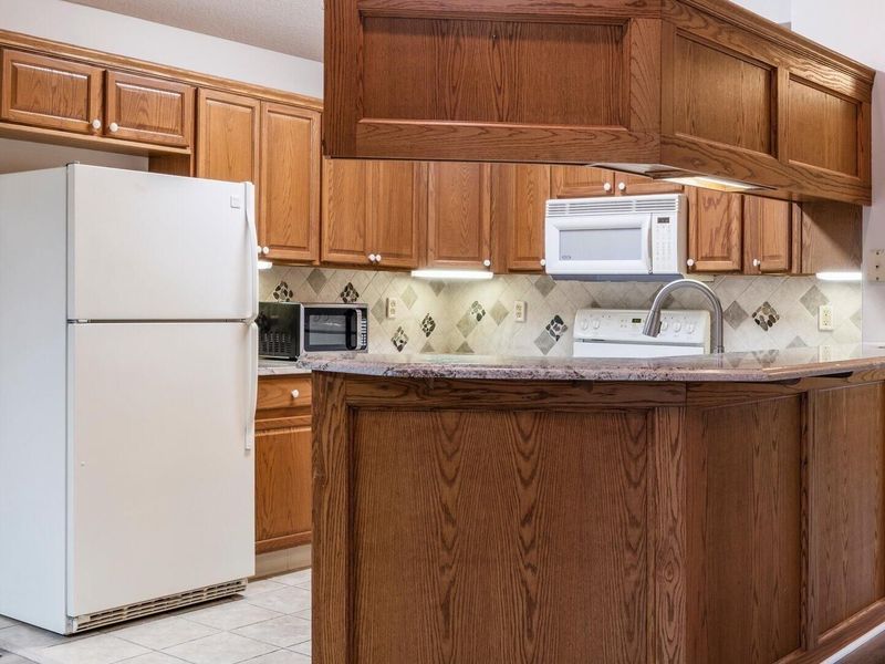 643 Kensington Drive, Heath, OH 43056 Photo 14
