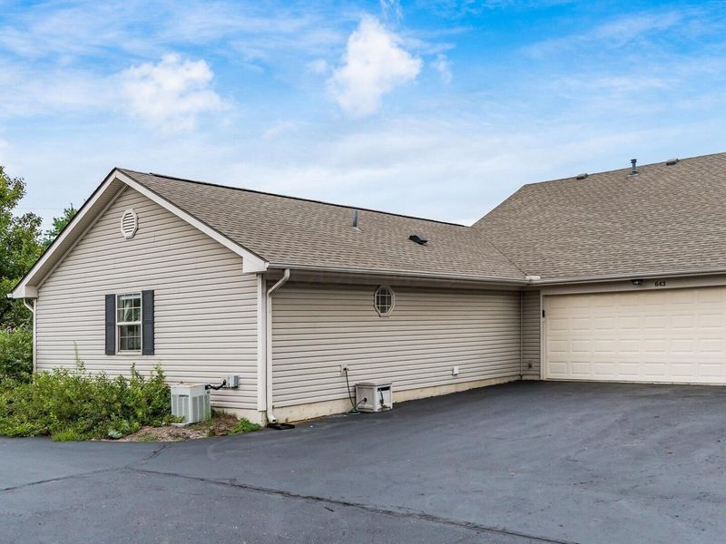 643 Kensington Drive, Heath, OH 43056 Photo 5