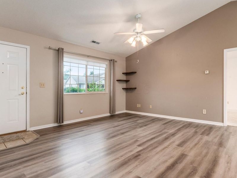 643 Kensington Drive, Heath, OH 43056 Photo 9