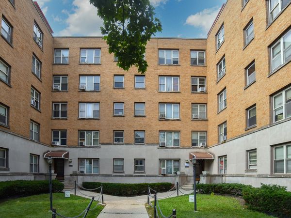 2610 W Balmoral Avenue , Unit 203, Chicago, IL 60625