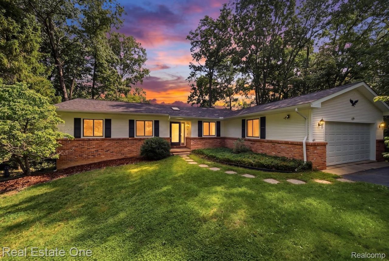 473 Fairwood Road, Pinckney Village, Mi 48169 Main Photo