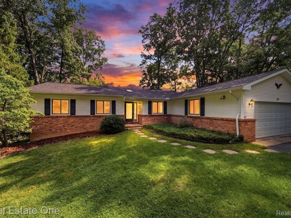473 Fairwood Road, Pinckney Village, Mi 48169