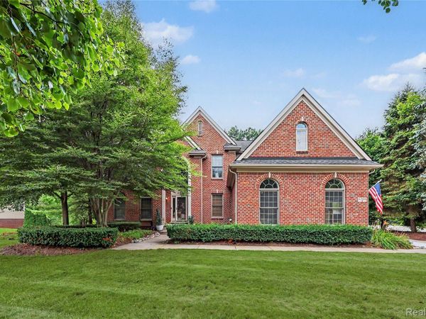 6304 Pennington Drive, White Lake Township, Mi 48383