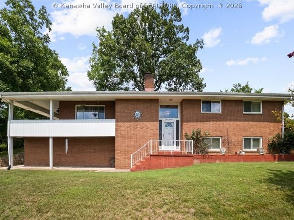 100 Anderson Drive, Dunbar, WV 25064