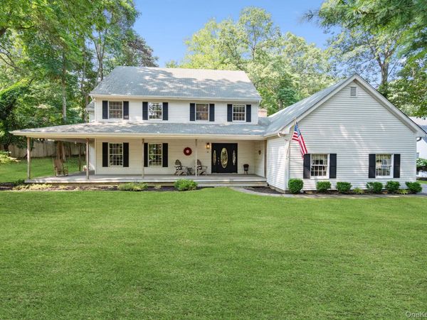 470 Pond Path , East Setauket, NY 11733