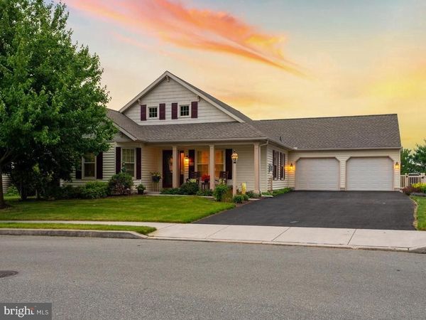 1050 CAMBRIDGE DRIVE, MANHEIM, PA 17545