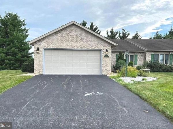 364 PHOENIX DRIVE, CHAMBERSBURG, PA 17201