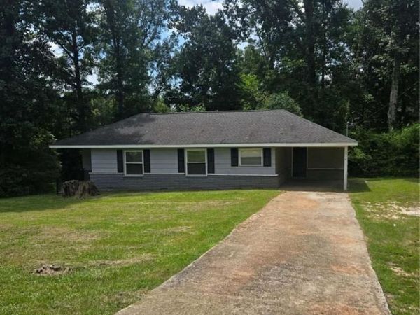 2314 Highway 20 , Conyers, GA 30012
