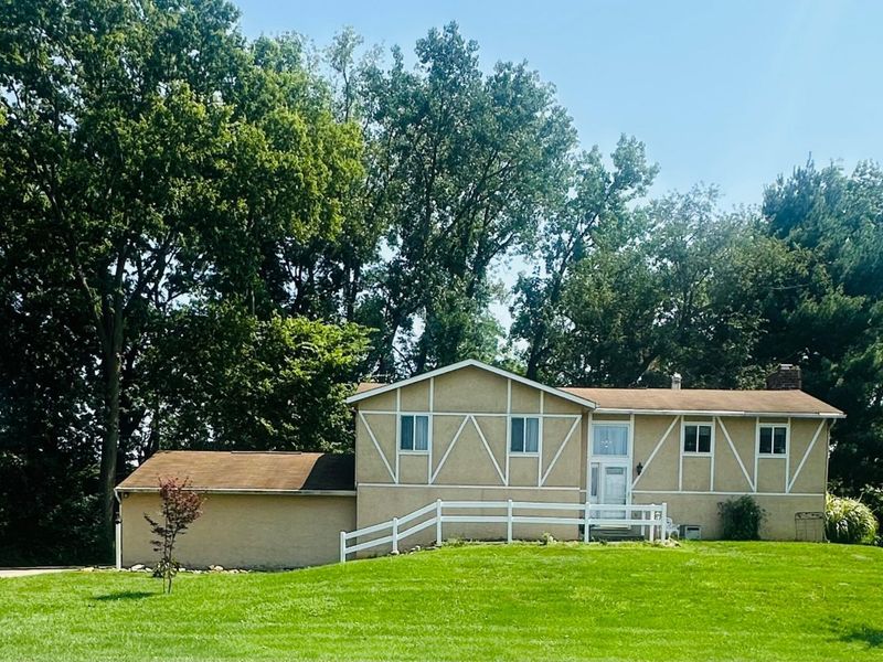 212 Pat Haven Drive , Pataskala, OH 43062 Photo 1