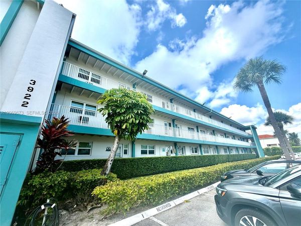 3922 NE 166th St, Unit S306, North Miami Beach, FL 33160