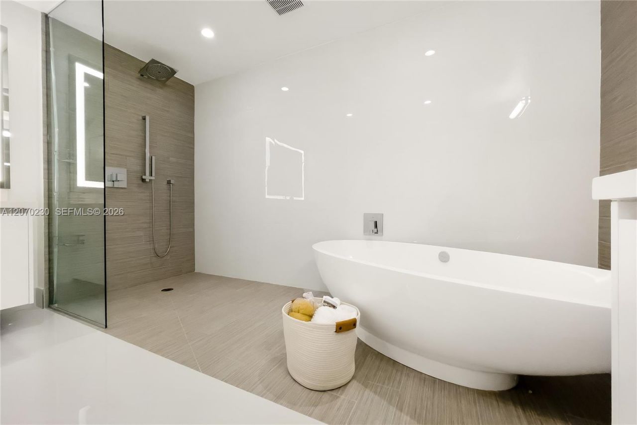 330 Sunny Isles Blvd , Unit 5-1102, Sunny Isles Beach, FL 33160 Photo