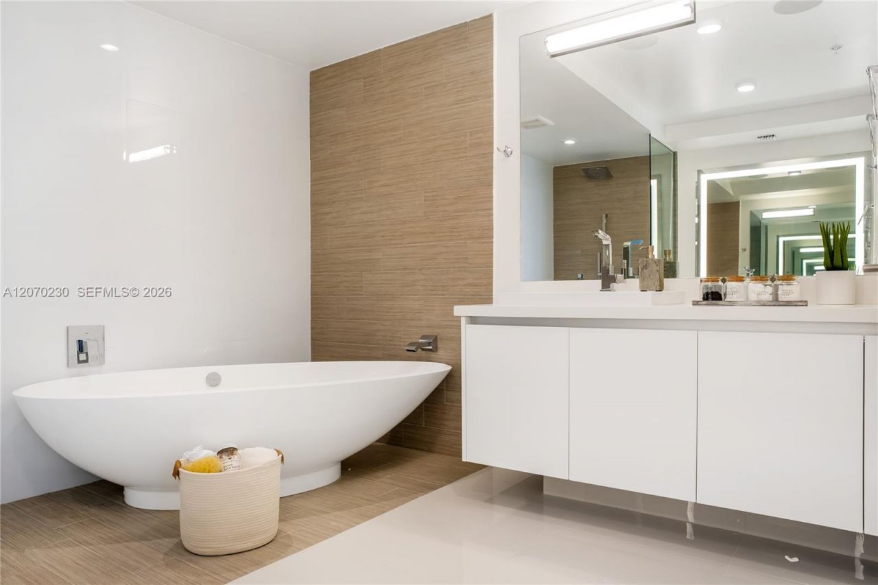 330 Sunny Isles Blvd , Unit 5-1102, Sunny Isles Beach, FL 33160 Photo