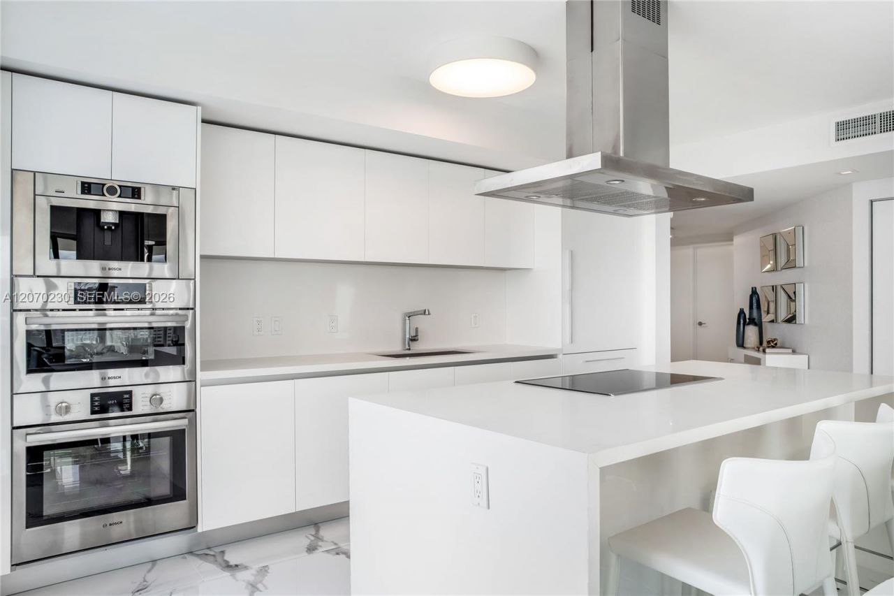 330 Sunny Isles Blvd , Unit 5-1102, Sunny Isles Beach, FL 33160 Photo