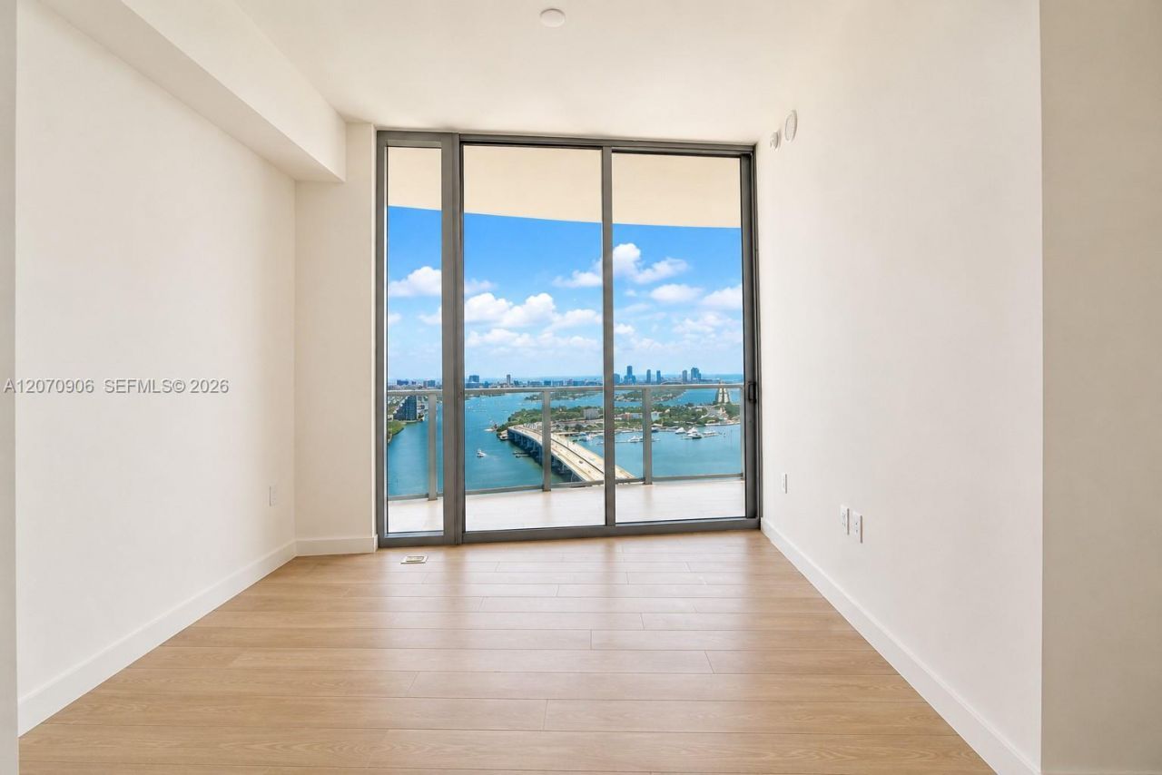 1400 Biscayne Blvd , Unit 3401, Miami, FL 33132 Photo