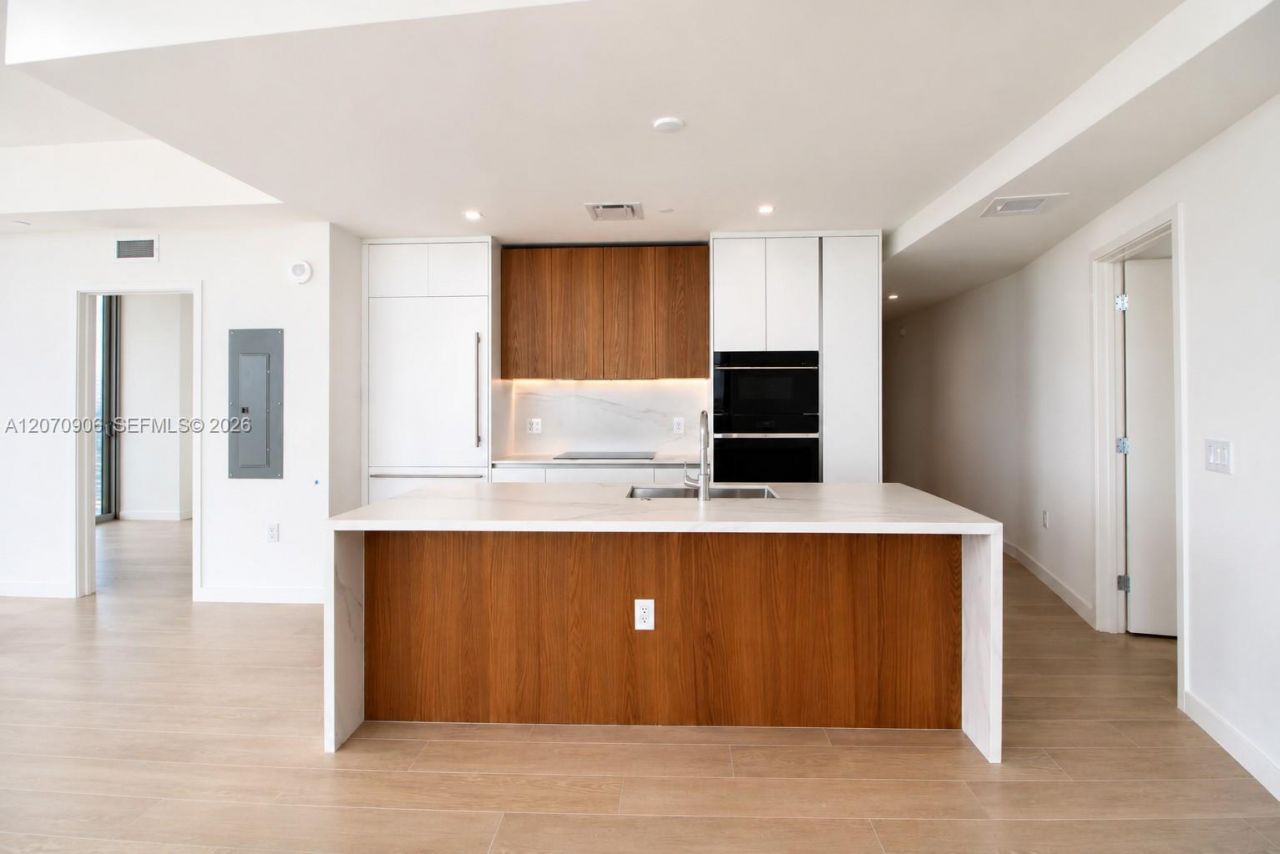 1400 Biscayne Blvd , Unit 3401, Miami, FL 33132 Photo