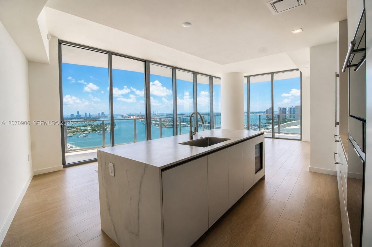1400 Biscayne Blvd , Unit 3401, Miami, FL 33132 Photo