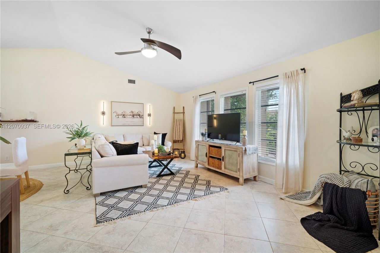 2236 Queens Blvd, Naples, FL 34112 Photo