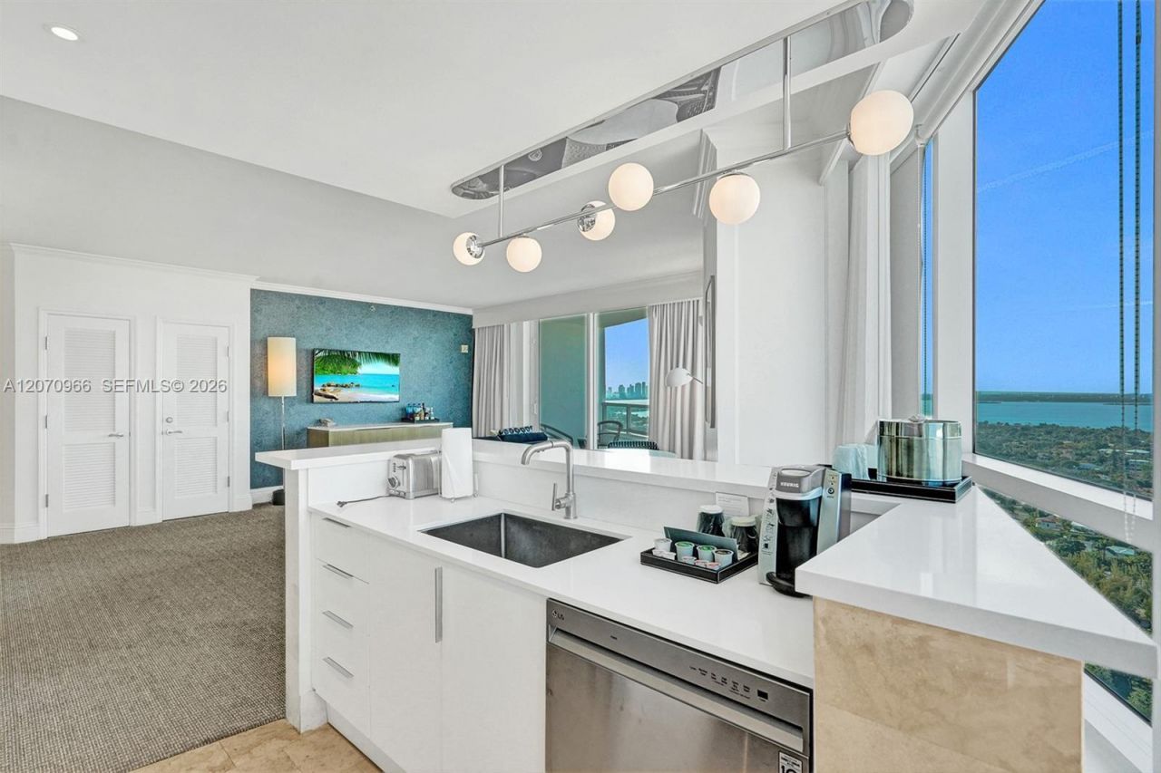 4401 Collins Ave , Unit 2915, Miami Beach, FL 33140 Photo