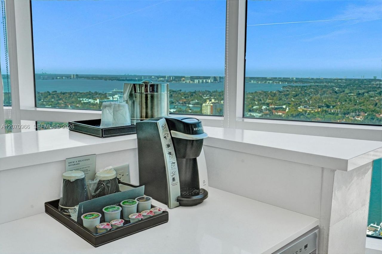 4401 Collins Ave , Unit 2915, Miami Beach, FL 33140 Photo