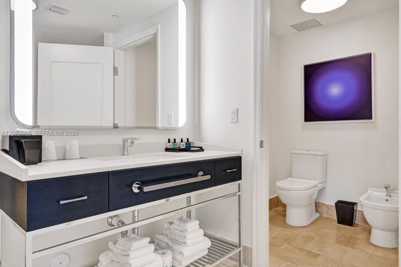 4401 Collins Ave , Unit 2915, Miami Beach, FL 33140 Photo