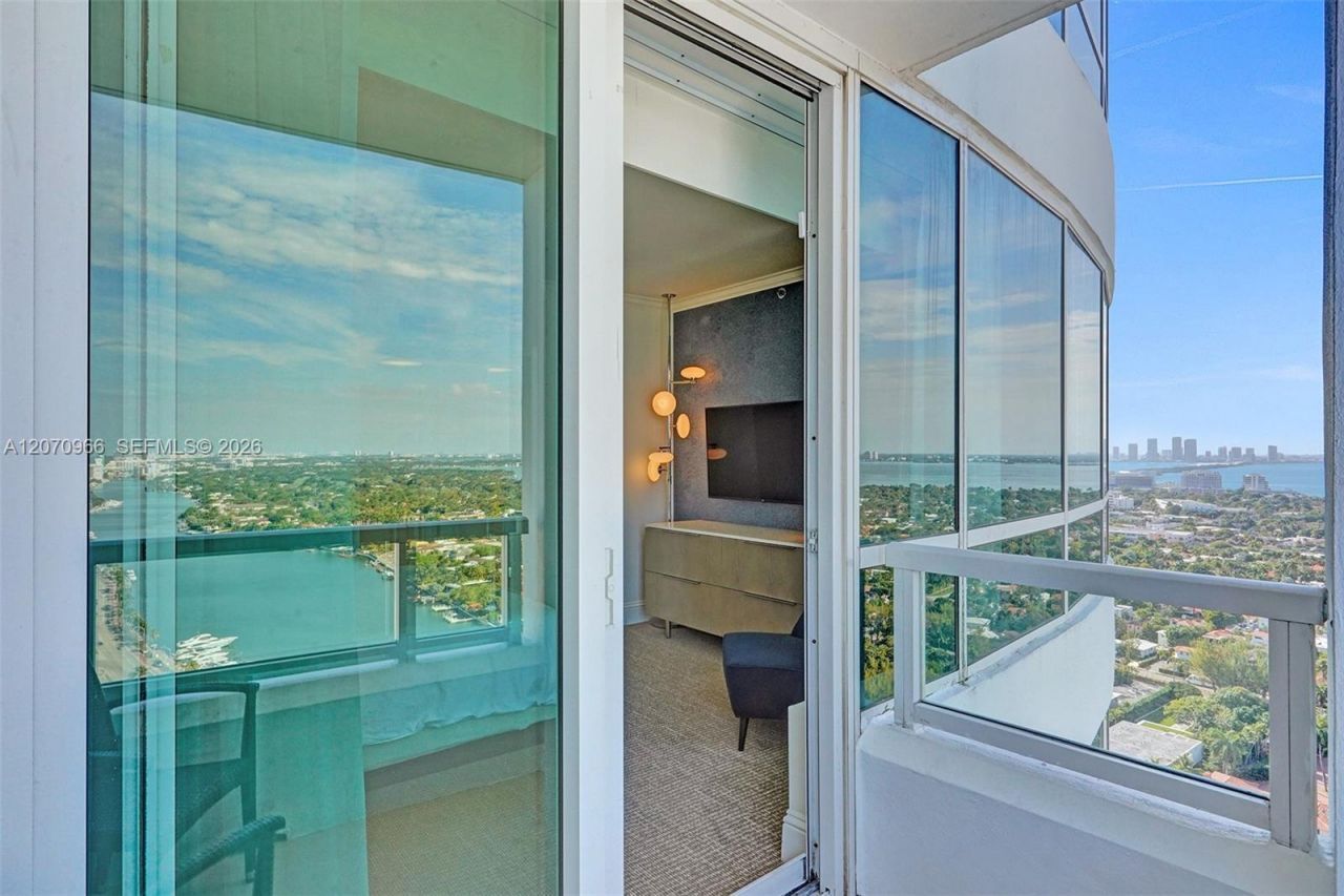 4401 Collins Ave , Unit 2915, Miami Beach, FL 33140 Photo